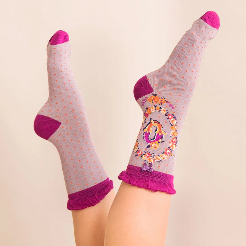 A-Z ALPHABET MONOGRAM LETTER ANKLE SOCKS-POWDER