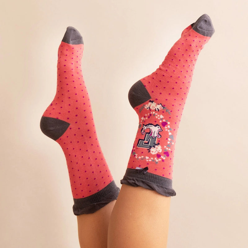 A-Z ALPHABET MONOGRAM LETTER ANKLE SOCKS-POWDER