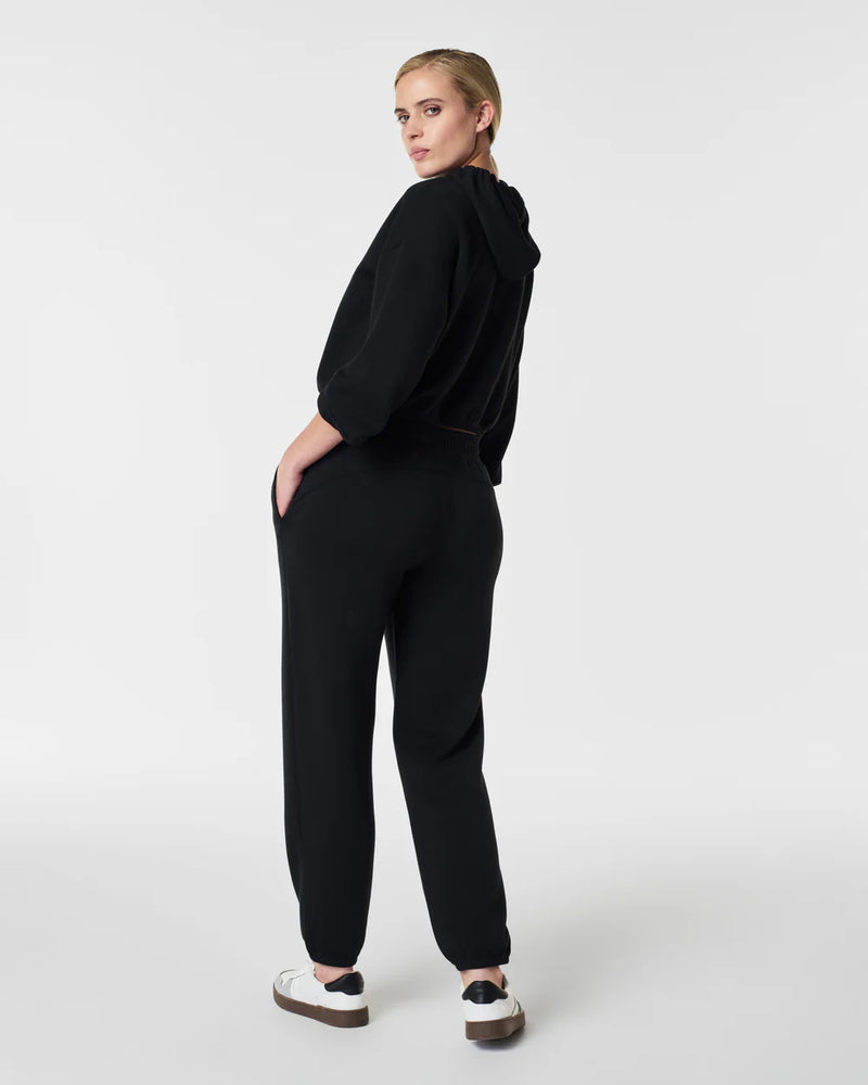 AIR ESSENTIALS JOGGER-VERY BLACK-SPANX