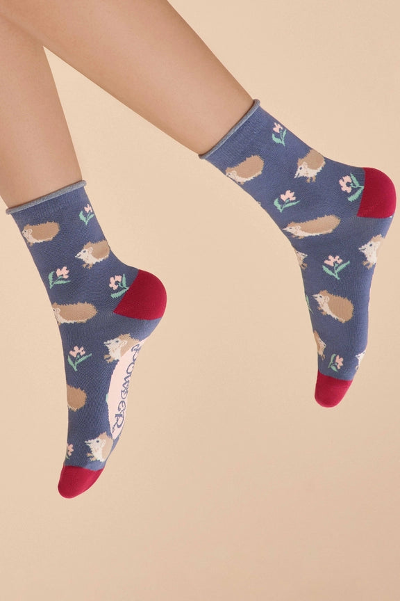 SNUFFLING HEDGEHOGS BAMBOO ANKLE SOCKS-POWDER