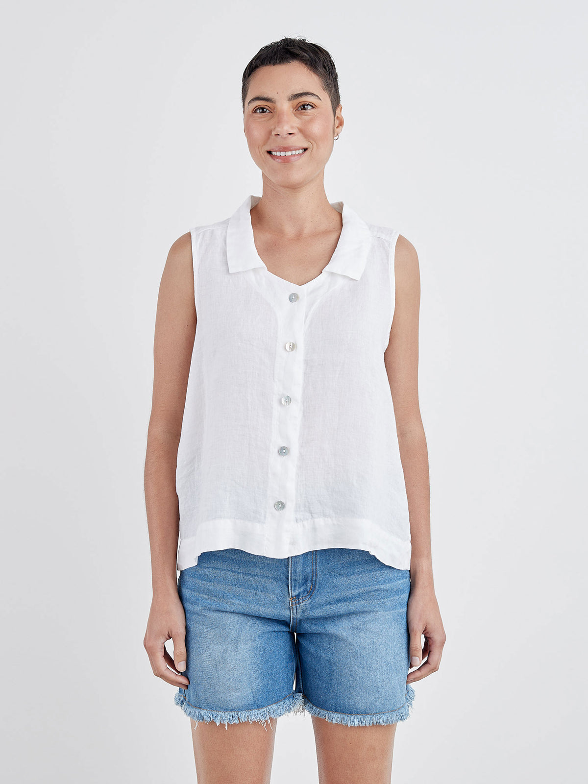 SLEEVELESS COLLAR HANKY LINEN-WHITE-CUT LOOSE