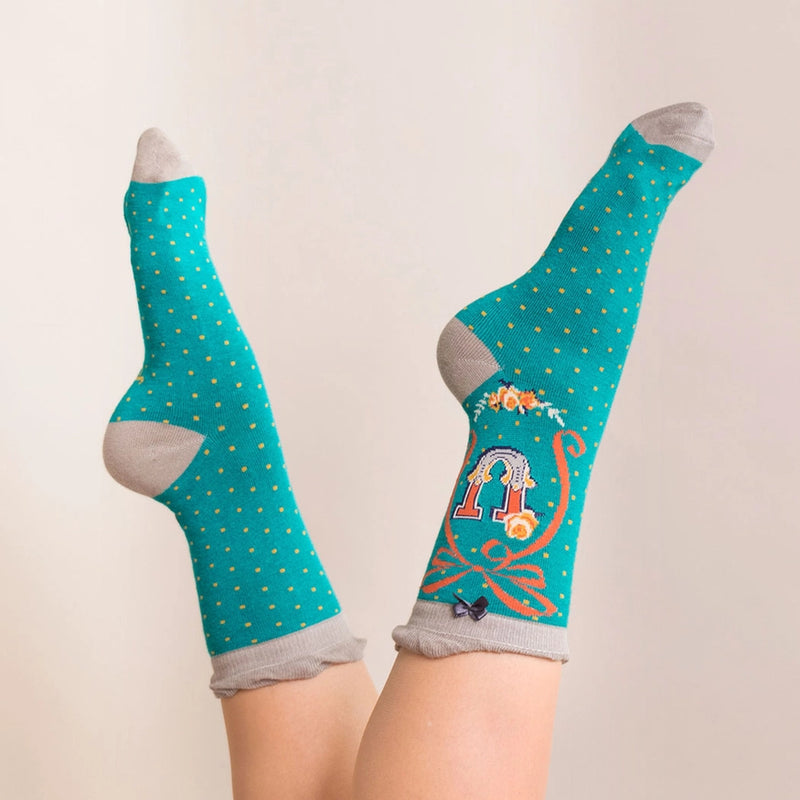 A-Z ALPHABET MONOGRAM LETTER ANKLE SOCKS-POWDER