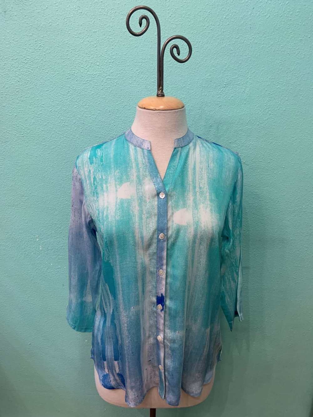 WATERCOLOR TURQUOISE 3/4 SLEEVE MANDARIN BLOUSE-APNY