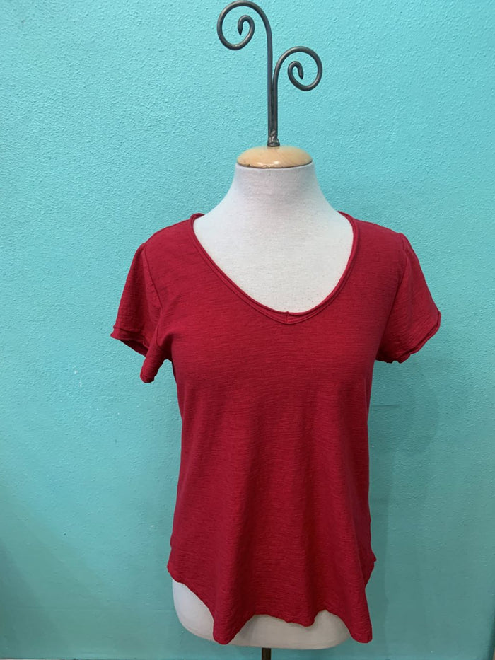 RAW EDGE V-NECK TEE-CARDINAL-CUT LOOSE