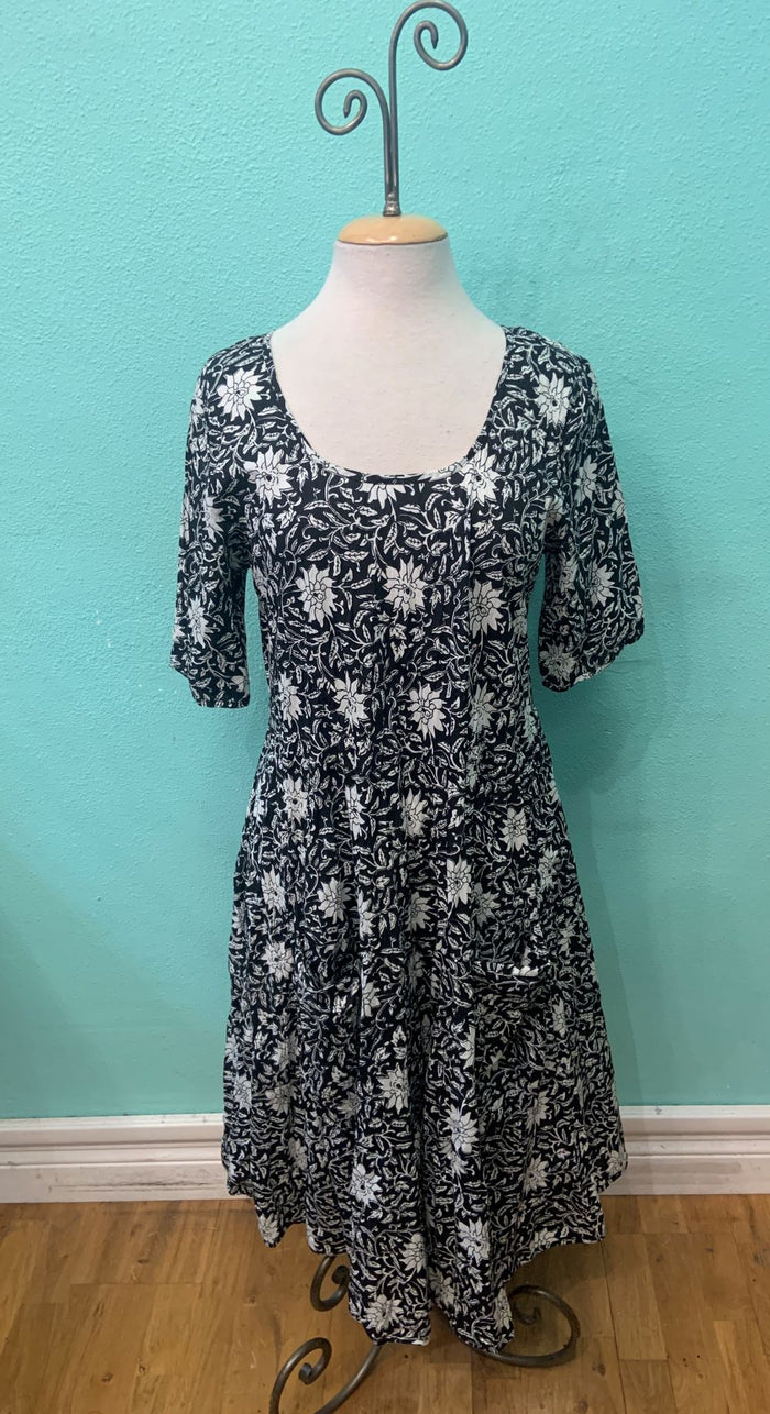 JESS DRESS BLACK/WHITE FLORAL-DRESS ADDICT