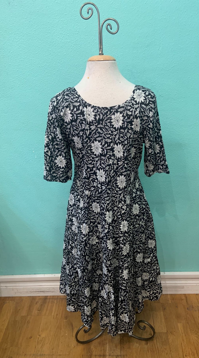 JESS DRESS BLACK/WHITE FLORAL-DRESS ADDICT