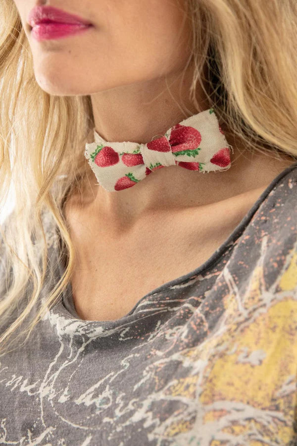 ENDER BOWTIE-MAGNOLIA PEARL-JABOT 044