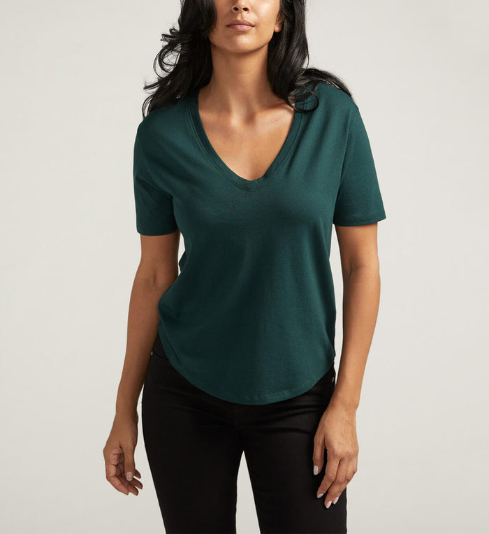 DRAPEY LUXE V-NECK T-PONDEROSA PINE-JAG JEANS