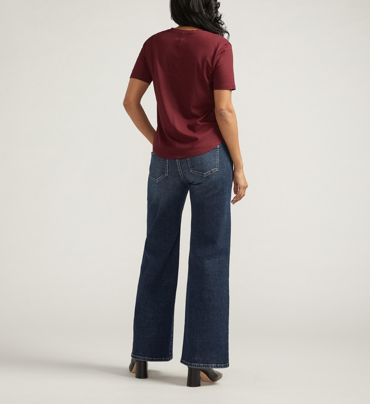 DRAPEY LUXE V-NECK T-WINDSOR WINE-JAG JEANS