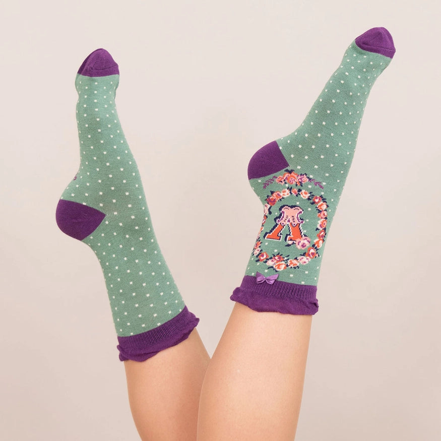 A-Z ALPHABET MONOGRAM LETTER ANKLE SOCKS-POWDER