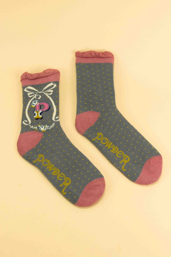 A-Z ALPHABET MONOGRAM LETTER ANKLE SOCKS-POWDER