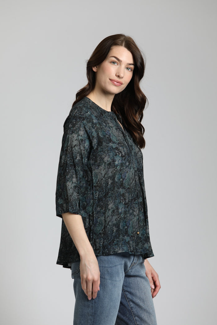 BLACK LACE PRINT V-NECK W/ TASSEL BLOUSE-APNY