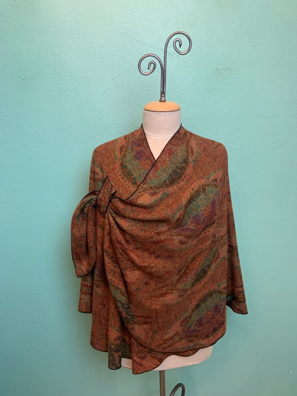 REVERSIBLE CASHMERE SHAWLS W/LOOP-RAPTI FASHIONS