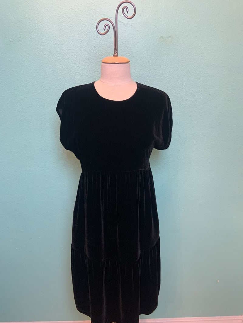 VELVET S/S TIER DRESS-BLACK-CUT LOOSE